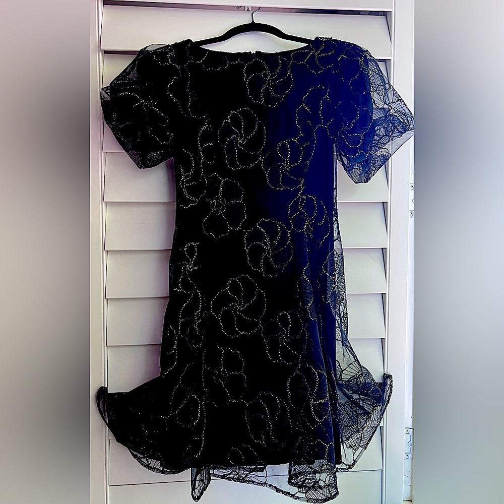 DKNY cocktail dress, very flattering, size 2.